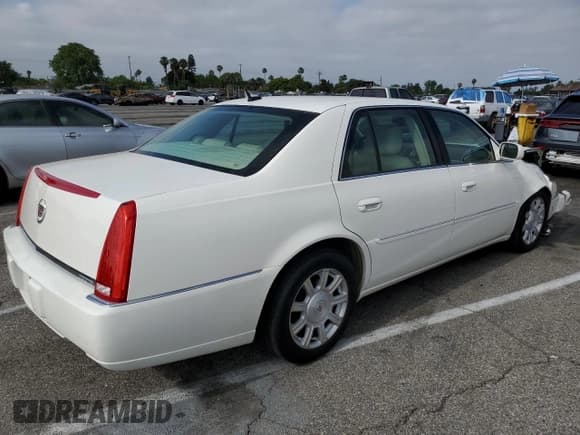 ✅ 2008 Cadillac DTS 1SA • VIN: 1G6KD57Y08U149988 • Lot: 62000365. Wystawiony na Copart z przebiegiem 67 163 mil. Bezpłatny archiwum sprzedaży aukcyjnych z USA i szczegółowy raport historii pojazdu na DreamBid. Zdjęcie 3.