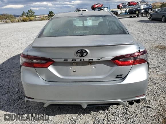 ✅ 2022 Toyota Camry SE • VIN: 4T1G11BK8NU069403 • Lot: 84053655. Wystawiony na Copart z przebiegiem 49 919 mil. Bezpłatny archiwum sprzedaży aukcyjnych z USA i szczegółowy raport historii pojazdu na DreamBid. Zdjęcie 6.