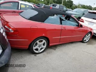 ✅ 2005 Mercedes-Benz CLK 500 • VIN: WDBTK75G95T045576 • Lot: 74738314. Wystawiony na Copart z przebiegiem 94 289 mil. Bezpłatny archiwum sprzedaży aukcyjnych z USA i szczegółowy raport historii pojazdu na DreamBid. Zdjęcie 3.