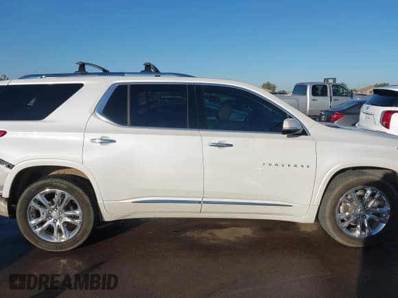 ✅ 2018 Chevrolet Traverse High Country • VIN: 1GNEVKKWXJJ276306 • Lot: 43580995. Wystawiony na IAAI z przebiegiem 86 970 mil. Bezpłatny archiwum sprzedaży aukcyjnych z USA i szczegółowy raport historii pojazdu na DreamBid. Zdjęcie 14.