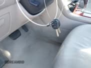 ✅ 2002 Lexus ES 300 • VIN: JTHBF30G420063917 • Lot: 43828102. Wystawiony na IAAI z przebiegiem 108 622 mil. Bezpłatny archiwum sprzedaży aukcyjnych z USA i szczegółowy raport historii pojazdu na DreamBid. Zdjęcie 11.