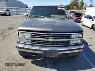 ✅ 1992 Chevrolet Silverado 2500 • VIN: 2GCFK29K9N1144470 • Lot: 71280305. Wystawiony na Copart z przebiegiem 157 852 mil. Bezpłatny archiwum sprzedaży aukcyjnych z USA i szczegółowy raport historii pojazdu na DreamBid. Zdjęcie 5.
