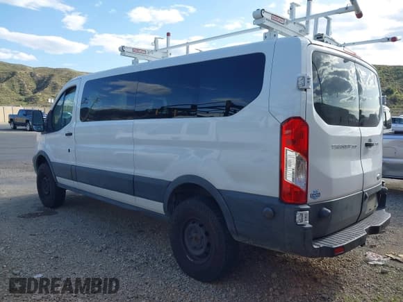 ✅ 2017 Ford Transit XL • VIN: 1FBZX2YM2HKB05049 • Lot: 41966567. Wystawiony na IAAI z przebiegiem Nie podano. Bezpłatny archiwum sprzedaży aukcyjnych z USA i szczegółowy raport historii pojazdu na DreamBid. Zdjęcie 3.