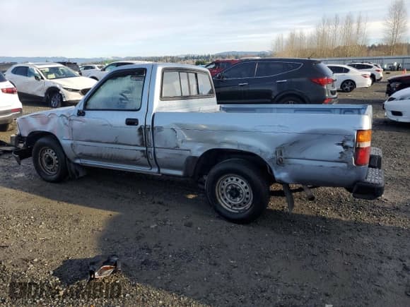 ✅ 1991 Toyota Pickup • VIN: JT4RN81A5M5108444 • Lot: 84263254. Listed on Copart with 229,851 mi. Free auction sales archive from the USA and detailed vehicle history report at DreamBid. Image 2.