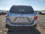 ✅ 2011 Toyota Highlander • VIN: 5TDZK3EH3BS031325 • Лот: 92128745. Опубликован ранее на Copart с пробегом 172 503 миль. Бесплатный доступ к архиву аукционных продаж из США и подробный отчёт об истории автомобиля на DreamBid. Изображение 6.