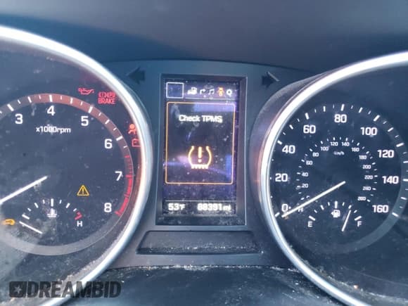 ✅ 2017 Hyundai Santa Fe 2.4L • VIN: 5XYZU3LB4HG490555 • Лот: 82841273. Опубликован ранее на Copart с пробегом 88 391 миль. Бесплатный доступ к архиву аукционных продаж из США и подробный отчёт об истории автомобиля на DreamBid. Изображение 9.