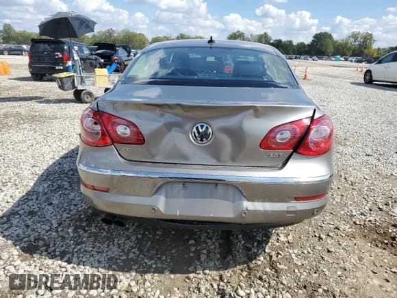 ✅ 2010 Volkswagen CC Luxury • VIN: WVWHN7AN3AE542849 • Лот: 84052015. Опубликован ранее на Copart с пробегом 110 010 миль. Бесплатный доступ к архиву аукционных продаж из США и подробный отчёт об истории автомобиля на DreamBid. Изображение 6.