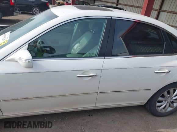 2007 Hyundai Azera SE с VIN KMHFC46F07A139369, выставлен на аукционе IAAI как лот 41999327 с пробегом 145 827 миль миль и . История ставок и продаж доступна на DreamBid. Изображение 14.
