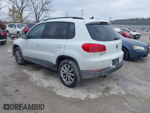 ✅ 2018 Volkswagen Tiguan • VIN: WVGBV7AX2JK000369 • Lot: 41629107. Listed on IAAI with 110,638 mi. Free auction sales archive from the USA and detailed vehicle history report at DreamBid. Image 3.