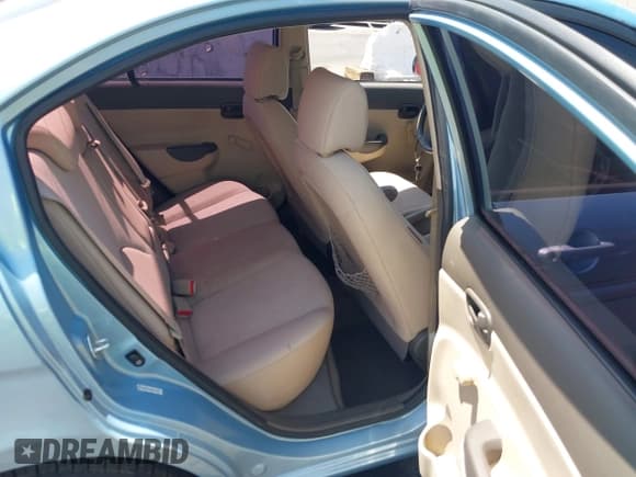 ✅ 2011 Hyundai Accent GLS • VIN: KMHCN4AC3BU590684 • Лот: 42395203. Опубликован ранее на IAAI с пробегом 114 188 миль. Бесплатный доступ к архиву аукционных продаж из США и подробный отчёт об истории автомобиля на DreamBid. Изображение 8.