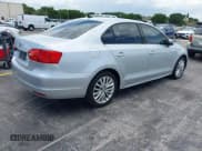 ✅ 2011 Volkswagen Jetta SEL • VIN: 3VWLX7AJ1BM352557 • Лот: 42569321. Опубликован ранее на IAAI с пробегом 130 321 миль. Бесплатный доступ к архиву аукционных продаж из США и подробный отчёт об истории автомобиля на DreamBid. Изображение 4.
