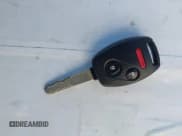 ✅ 2005 Honda Pilot EX-L • VIN: 5FNYF18645B019627 • Lot: 43809206. Listed on IAAI with 153,460 mi. Free auction sales archive from the USA and detailed vehicle history report at DreamBid. Image 11.