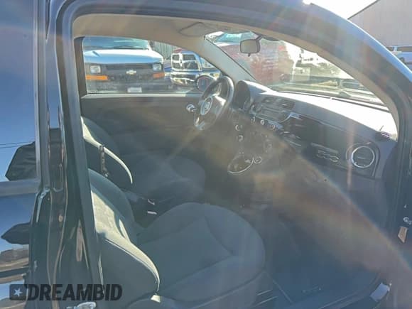 ✅ 2015 FIAT 500 Pop • VIN: 3C3CFFAR4FT750030 • Лот: 97103705. Опубликован ранее на Copart с пробегом 106 759 миль. Бесплатный доступ к архиву аукционных продаж из США и подробный отчёт об истории автомобиля на DreamBid. Изображение 5.