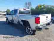 2018 Chevrolet Silverado 2500HD Work Truck z VIN 1GC2KUEGXJZ336462, wystawiony jako IAAI lot #43456042 z przebiegiem 162 564 mil mil oraz . Historia ofert i sprzedaży dostępna na DreamBid. Obrazek 3.