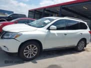 ✅ 2016 Nissan Pathfinder SV • VIN: 5N1AR2MM3GC626858 • Lot: 42980565. Wystawiony na IAAI z przebiegiem 100 991 mil. Bezpłatny archiwum sprzedaży aukcyjnych z USA i szczegółowy raport historii pojazdu na DreamBid. Zdjęcie 14.