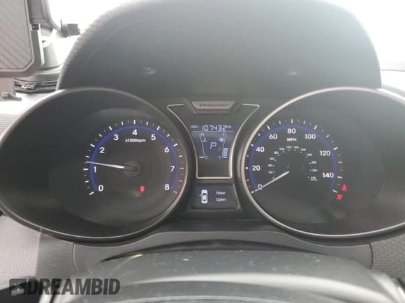 ✅ 2015 Hyundai Veloster Turbo • VIN: KMHTC6AE2FU232999 • Lot: 74919004. Wystawiony na Copart z przebiegiem 107 432 mil. Bezpłatny archiwum sprzedaży aukcyjnych z USA i szczegółowy raport historii pojazdu na DreamBid. Zdjęcie 9.