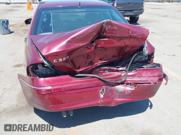 ✅ 2001 Mercedes-Benz C 320 • VIN: WDBRF64J51F097544 • Lot: 42632467. Wystawiony na IAAI z przebiegiem 108 560 mil. Bezpłatny archiwum sprzedaży aukcyjnych z USA i szczegółowy raport historii pojazdu na DreamBid. Zdjęcie 6.