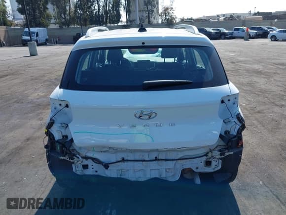 ✅ 2022 Hyundai Venue Limited • VIN: KMHRC8A3XNU185711 • Lot: 42195088. Listed on IAAI with 31,957 mi. Free auction sales archive from the USA and detailed vehicle history report at DreamBid. Image 17.