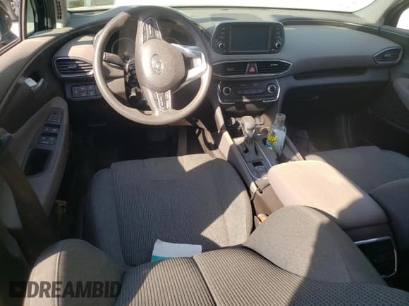 ✅ 2019 Hyundai Santa Fe SE • VIN: 5NMS2CAD5KH069081 • Lot: 61538843. Wystawiony na Copart z przebiegiem 63 881 mil. Bezpłatny archiwum sprzedaży aukcyjnych z USA i szczegółowy raport historii pojazdu na DreamBid. Zdjęcie 8.