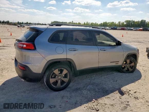 ✅ 2016 Jeep Cherokee 75th Anniversary • VIN: 1C4PJLCS6GW307125 • Лот: 84527095. Опубликован ранее на Copart с пробегом 115 771 миль. Бесплатный доступ к архиву аукционных продаж из США и подробный отчёт об истории автомобиля на DreamBid. Изображение 3.