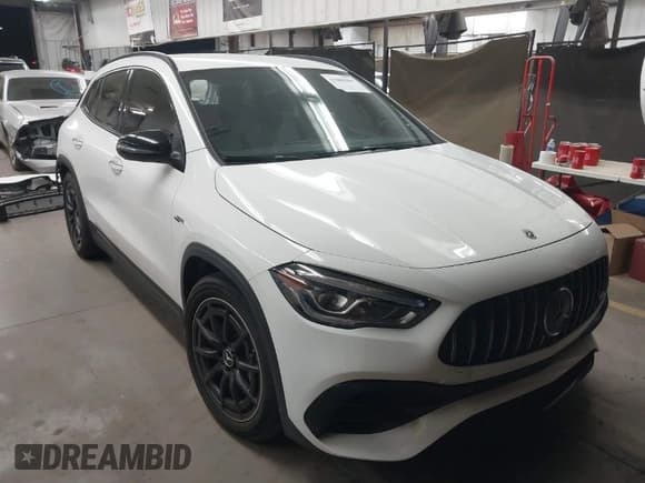✅ 2021 Mercedes-Benz GLA 45 AMG • VIN: W1N4N5DB4MJ218155 • Lot: 41806064. Wystawiony na IAAI z przebiegiem 48 767 mil. Bezpłatny archiwum sprzedaży aukcyjnych z USA i szczegółowy raport historii pojazdu na DreamBid. Zdjęcie 1.