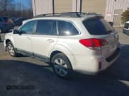 ✅ 2011 Subaru Outback Limited • VIN: 4S4BRBJC2B3385108 • Lot: 43764033. Wystawiony na IAAI z przebiegiem 191 616 mil. Bezpłatny archiwum sprzedaży aukcyjnych z USA i szczegółowy raport historii pojazdu na DreamBid. Zdjęcie 3.