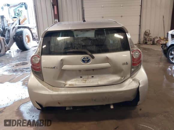 ✅ 2014 Toyota Prius Two • VIN: JTDKDTB37E1570181 • Lot: 43818310. Listed on IAAI with 155,531 mi. Free auction sales archive from the USA and detailed vehicle history report at DreamBid. Image 16.