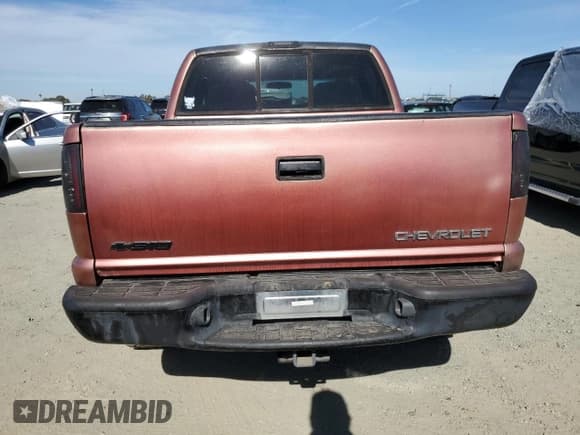 ✅ 2002 Chevrolet S-10 LS • VIN: 1GCDT13W92K224518 • Лот: 76748894. Опубликован ранее на Copart с пробегом 196 469 миль. Бесплатный доступ к архиву аукционных продаж из США и подробный отчёт об истории автомобиля на DreamBid. Изображение 6.