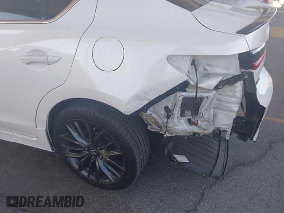 ✅ 2019 Acura ILX Premium • VIN: 19UDE2F86KA006069 • Lot: 42631178. Wystawiony na IAAI z przebiegiem 92 939 mil. Bezpłatny archiwum sprzedaży aukcyjnych z USA i szczegółowy raport historii pojazdu na DreamBid. Zdjęcie 6.