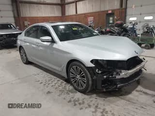 ✅ 2019 BMW 5 Series 530i xDrive • VIN: WBAJA7C59KWW05522 • Лот: 43828823. Опубликован ранее на IAAI с пробегом 80 576 миль. Бесплатный доступ к архиву аукционных продаж из США и подробный отчёт об истории автомобиля на DreamBid. Изображение 1.