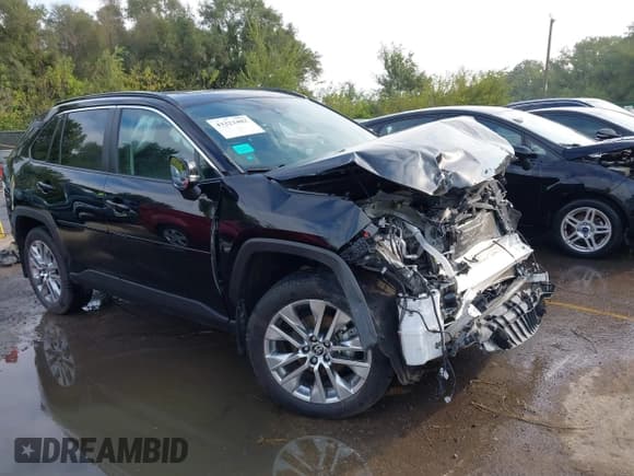 ✅ 2025 Toyota RAV4 XLE Premium • VIN: 2T3A1RFV7SC505378 • Лот: 43222482. Опубликован ранее на IAAI с пробегом 15 442 миль. Бесплатный доступ к архиву аукционных продаж из США и подробный отчёт об истории автомобиля на DreamBid. Изображение 1.