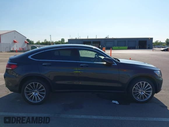 ✅ 2021 Mercedes-Benz GLC 300 • VIN: W1N0J8EB4MF888060 • Lot: 43012353. Listed on IAAI with 27,056 mi. Free auction sales archive from the USA and detailed vehicle history report at DreamBid. Image 13.