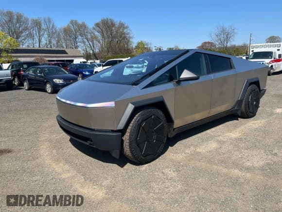 ✅ 2024 Tesla Cybertruck • VIN: 7G2CEHED8RA017372 • Lot: 54820745. Listed on Copart with 10,870 mi. Free auction sales archive from the USA and detailed vehicle history report at DreamBid. Image 1.