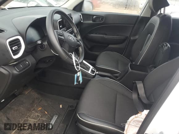 ✅ 2024 Hyundai Venue Limited • VIN: KMHRC8A35RU336797 • Lot: 42943775. Listed on Copart with 11,321 mi. Free auction sales archive from the USA and detailed vehicle history report at DreamBid. Image 7.