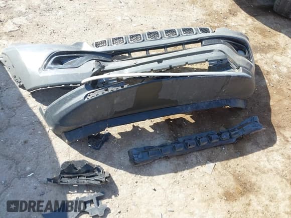 ✅ 2024 Jeep Compass Limited • VIN: 3C4NJDCN5RT581917 • Lot: 43504613. Wystawiony na IAAI z przebiegiem 56 081 mil. Bezpłatny archiwum sprzedaży aukcyjnych z USA i szczegółowy raport historii pojazdu na DreamBid. Zdjęcie 12.