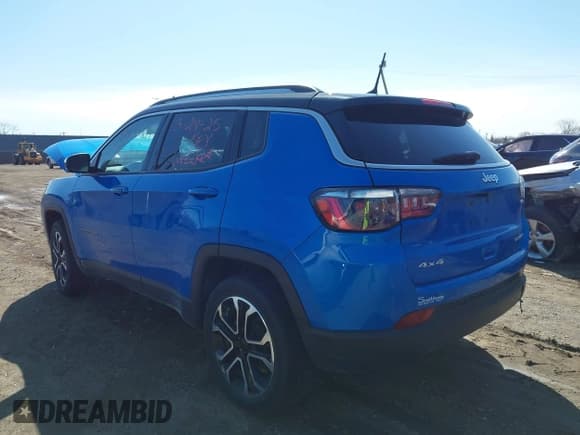 ✅ 2022 Jeep Compass Limited • VIN: 3C4NJDCB7NT185777 • Lot: 41952891. Wystawiony na IAAI z przebiegiem 28 820 mil. Bezpłatny archiwum sprzedaży aukcyjnych z USA i szczegółowy raport historii pojazdu na DreamBid. Zdjęcie 3.