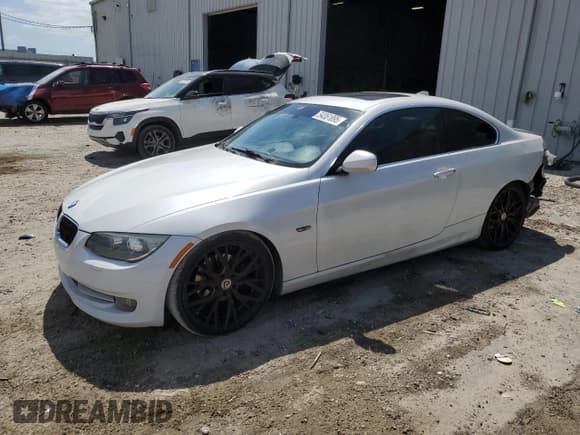 ✅ 2013 BMW 3 Series 328i • VIN: WBAKE5C56DJ106979 • Lot: 54351895. Listed on Copart with 152,163 mi. Free auction sales archive from the USA and detailed vehicle history report at DreamBid. Image 1.