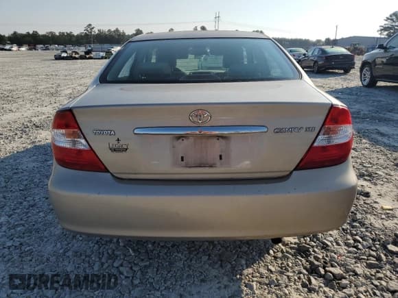 ✅ 2004 Toyota Camry SE • VIN: 4T1BE32K04U827386 • Lot: 81545135. Listed on Copart with 233,688 mi. Free auction sales archive from the USA and detailed vehicle history report at DreamBid. Image 6.