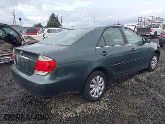 ✅ 2005 Toyota Camry STD • VIN: JTDBE32K350317126 • Lot: 43623503. Listed on IAAI with 291,098 mi. Free auction sales archive from the USA and detailed vehicle history report at DreamBid. Image 4.