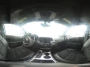 ✅ 2019 Jeep Grand Cherokee Laredo E • VIN: 1C4RJEAG3KC819910 • Lot: 42641514. Wystawiony na IAAI z przebiegiem 104 281 mil. Bezpłatny archiwum sprzedaży aukcyjnych z USA i szczegółowy raport historii pojazdu na DreamBid. Zdjęcie 18.