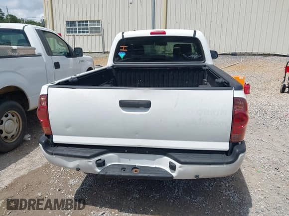 ✅ 2013 Toyota Tacoma • VIN: 5TFNX4CN8DX022163 • Lot: 42610781. Wystawiony na IAAI z przebiegiem 237 912 mil. Bezpłatny archiwum sprzedaży aukcyjnych z USA i szczegółowy raport historii pojazdu na DreamBid. Zdjęcie 16.