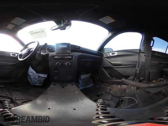 ✅ 2022 Ford Police Interceptor Utility • VIN: 1FM5K8AB5NGC23658 • Lot: 41146628. Wystawiony na IAAI z przebiegiem 16 840 mil. Bezpłatny archiwum sprzedaży aukcyjnych z USA i szczegółowy raport historii pojazdu na DreamBid. Zdjęcie 20.