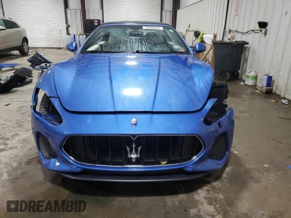 ✅ 2018 Maserati GranTurismo Sport • VIN: ZAM45VMAXJ0295429 • Lot: 79490334. Wystawiony na Copart z przebiegiem 28 199 mil. Bezpłatny archiwum sprzedaży aukcyjnych z USA i szczegółowy raport historii pojazdu na DreamBid. Zdjęcie 5.