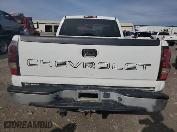 2004 Chevrolet Silverado 1500 LS z VIN 1GCEC14V04Z232513, wystawiony jako Copart lot #82531194 z przebiegiem Nie podano mil oraz Czysty tytuł • Clean title. Historia ofert i sprzedaży dostępna na DreamBid. Obrazek 6.