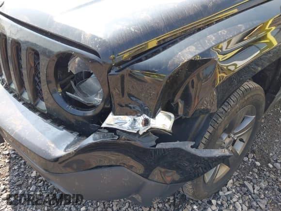 ✅ 2015 Jeep Patriot High Altitude • VIN: 1C4NJPFA4FD178488 • Lot: 42734917. Wystawiony na IAAI z przebiegiem 167 085 mil. Bezpłatny archiwum sprzedaży aukcyjnych z USA i szczegółowy raport historii pojazdu na DreamBid. Zdjęcie 6.