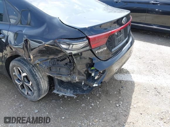 ✅ 2021 Kia Forte LXS • VIN: 3KPF24AD7ME393313 • Lot: 42127977. Listed on IAAI with 44,943 mi. Free auction sales archive from the USA and detailed vehicle history report at DreamBid. Image 6.