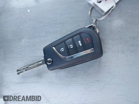 ✅ 2024 Toyota Camry SE • VIN: 4T1G11AK1RU915796 • Lot: 43427834. Wystawiony na IAAI z przebiegiem 10 494 mil. Bezpłatny archiwum sprzedaży aukcyjnych z USA i szczegółowy raport historii pojazdu na DreamBid. Zdjęcie 11.