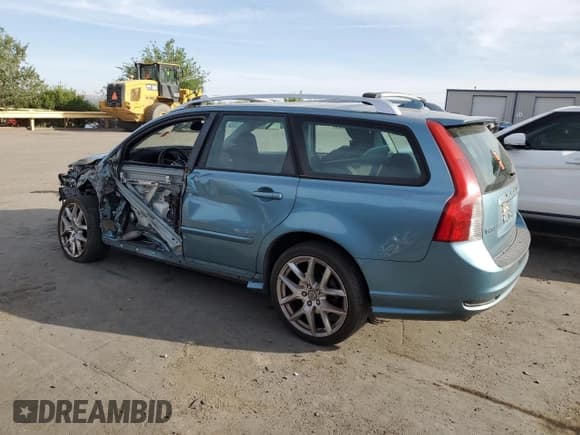 ✅ 2009 Volvo V50 R-Design • VIN: YV1MJ672892482205 • Lot: 58485595. Listed on Copart with 141,153 mi. Free auction sales archive from the USA and detailed vehicle history report at DreamBid. Image 2.