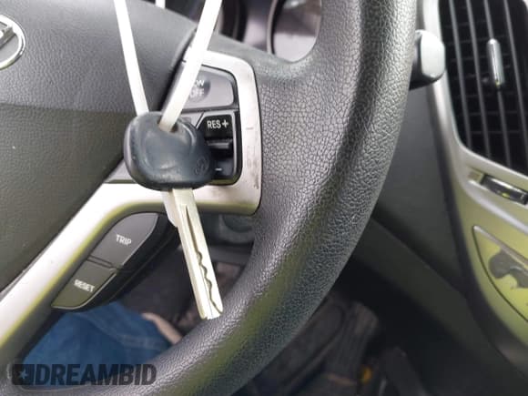 ✅ 2012 Hyundai Veloster w/Gray Int • VIN: KMHTC6ADXCU065990 • Lot: 41736250. Wystawiony na IAAI z przebiegiem 126 281 mil. Bezpłatny archiwum sprzedaży aukcyjnych z USA i szczegółowy raport historii pojazdu na DreamBid. Zdjęcie 11.