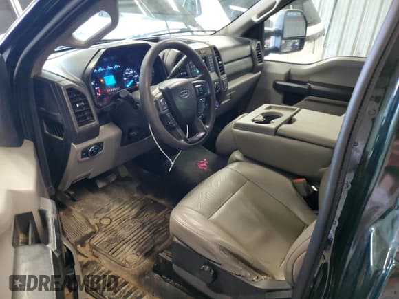 ✅ 2019 Ford F-250 XL • VIN: 1FTBF2B60KEG24813 • Lot: 66623555. Listed on Copart with 181,292 mi. Free auction sales archive from the USA and detailed vehicle history report at DreamBid. Image 8.